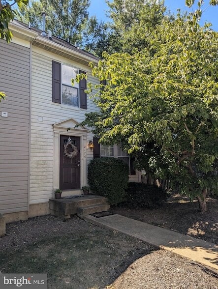 property at 2176 S Glebe Rd