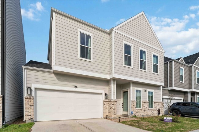 405 Stonework Garden Ln