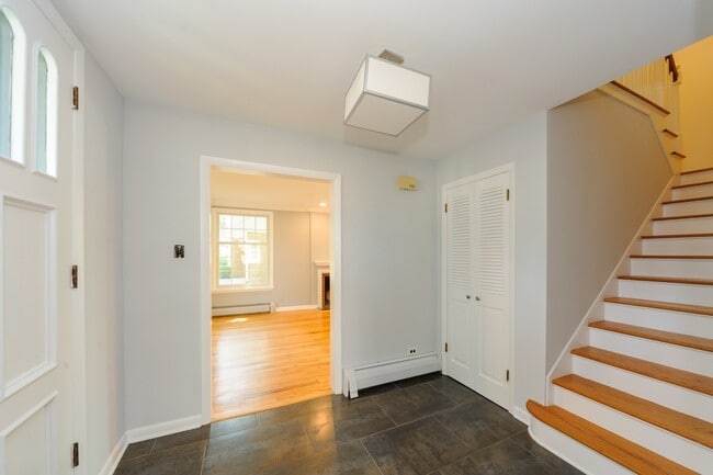 706 Juniper Rd in Glenview, IL - Building Photo - Building Photo