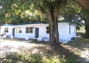 1664 NE 146th St in Miami, FL - Building Photo