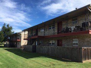 4315 N Rockwell Ave in Bethany, OK - Foto de edificio - Building Photo