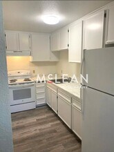 2825 N Los Felices Rd in Palm Springs, CA - Building Photo - Building Photo