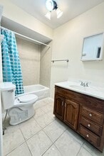 60 Oak St, Unit 2 in Amityville, NY - Building Photo - Building Photo