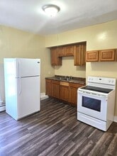 79 Wesleyan Ave in Providence, RI - Foto de edificio - Building Photo