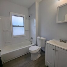 3294 E 146th St in Cleveland, OH - Building Photo - Building Photo