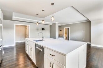 4915 Hampden Ln in Bethesda, MD - Building Photo - Building Photo