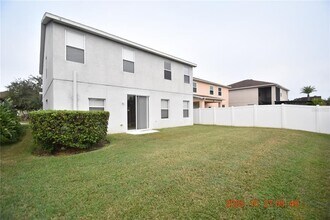 8806 Cameron Crest Dr in Tampa, FL - Building Photo - Building Photo
