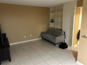 6410 Del Monte Dr in Houston, TX - Building Photo - Building Photo