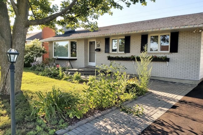 property at 10 Charing Rd