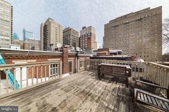 2011 Spruce St in Philadelphia, PA - Building Photo - Building Photo