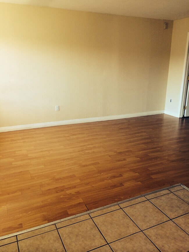7710 Lankershim Blvd in North Hollywood, CA - Building Photo - Building Photo