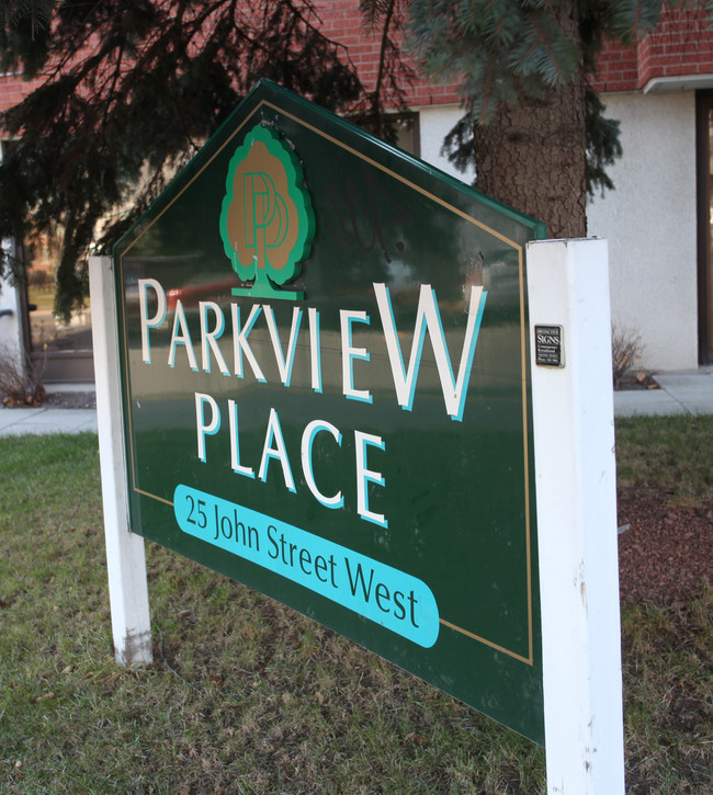 Parkview Place in Oshawa, ON - Building Photo - Building Photo