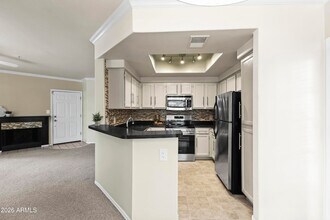 750 E Northern Ave, Unit 2044 in Phoenix, AZ - Foto de edificio - Building Photo