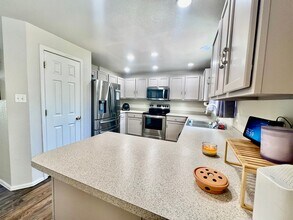 11456 Oswego St in Commerce City, CO - Building Photo - Building Photo