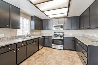 2665 E Jefferson St in Carson, CA - Building Photo - Building Photo