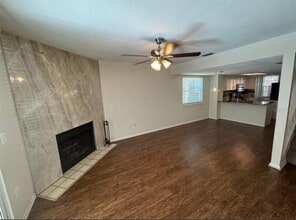 8532 J R Manor Dr in Tampa, FL - Foto de edificio - Building Photo