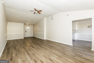 1915 Portwest Way in Hampton, GA - Building Photo - Building Photo