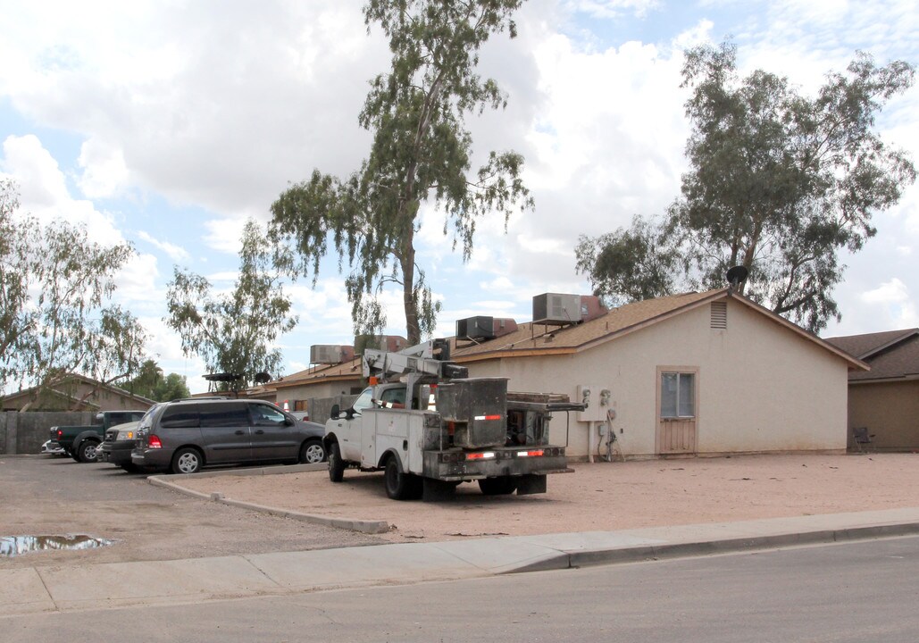 123 W Inglewood St in Mesa, AZ - Building Photo