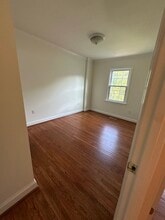6352 Montrose Rd in North Bethesda, MD - Foto de edificio - Building Photo