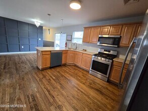18 4th Ave in Toms River, NJ - Building Photo - Building Photo