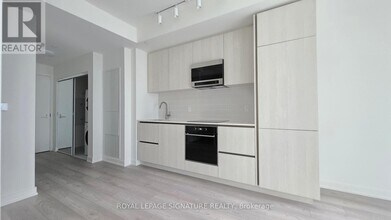 110 Broadway Ave in Toronto, ON - Building Photo - Building Photo