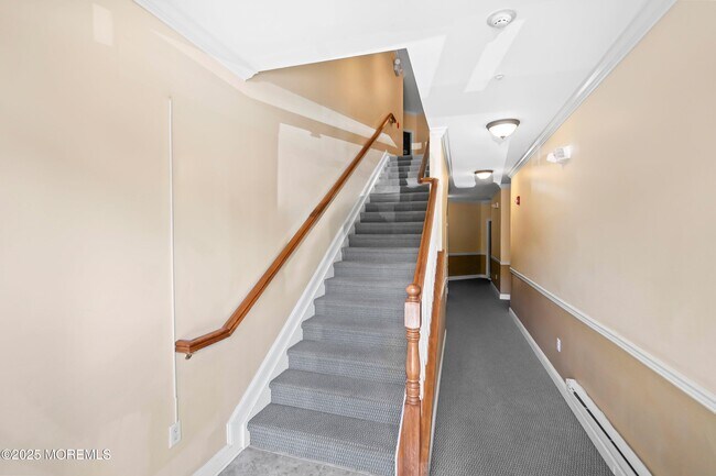 414 Sloan Ct in Matawan, NJ - Building Photo - Building Photo