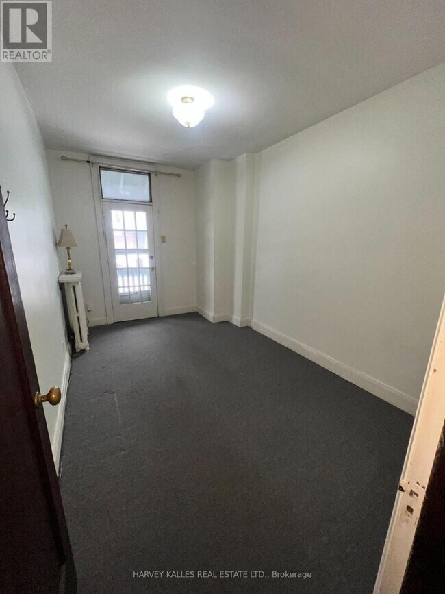 181 Jane St in Toronto, ON - Building Photo - Building Photo