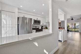 8251 San Carlos Cir in Tamarac, FL - Building Photo - Building Photo