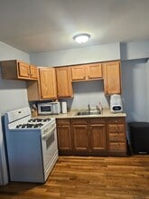 258 Larkin Ct in Stratford, CT - Building Photo - Building Photo