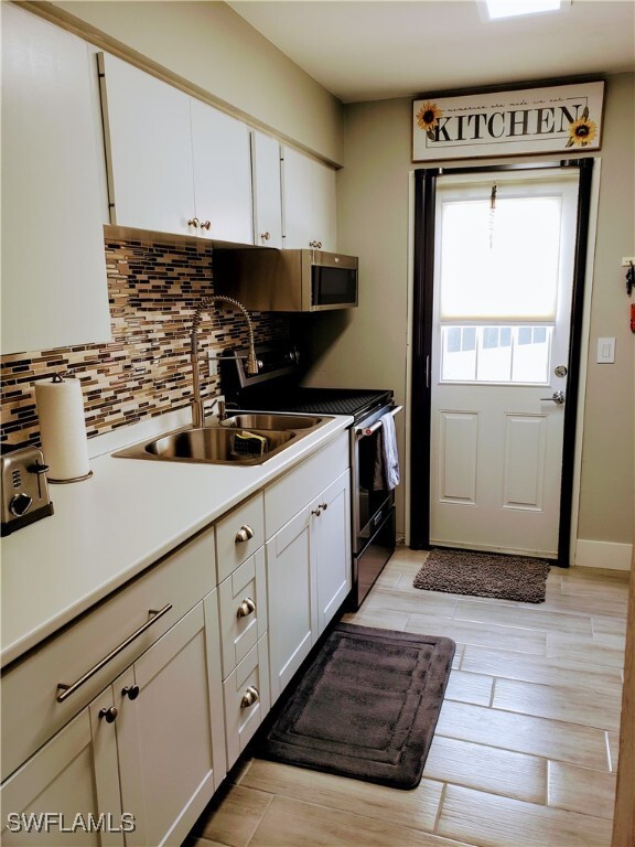 property at 6 Aztec Lily Ln