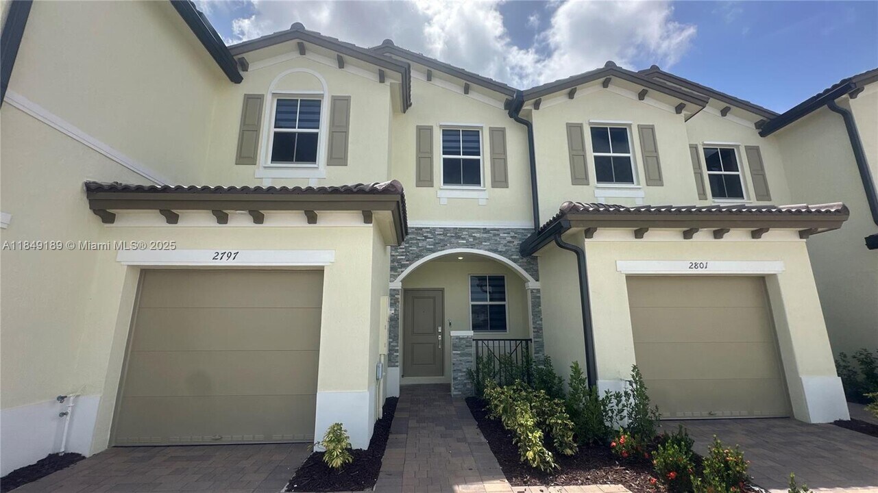 2797 SE 25th Ave in Homestead, FL - Building Photo