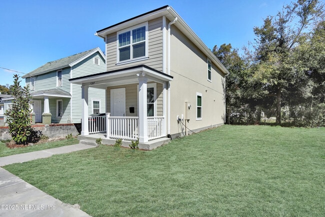 property at 1207 Franklin St
