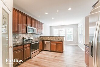 1020 Bridlemine Dr in Fuquay Varina, NC - Foto de edificio - Building Photo