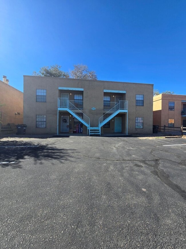 1051 Meadowlark Ct SE in Rio Rancho, NM - Building Photo - Building Photo