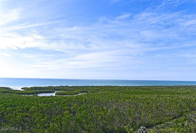 6001 Pelican Bay Blvd in Naples, FL - Building Photo - Building Photo