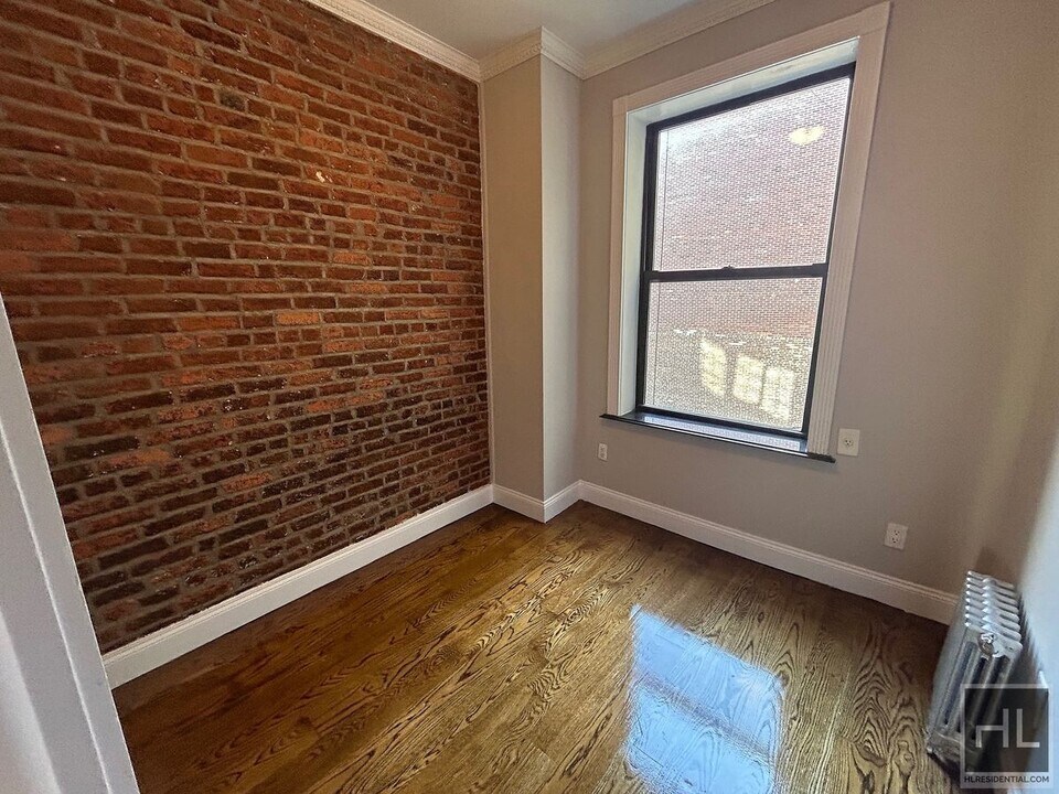 Prince Street in New York, NY - Building Photo