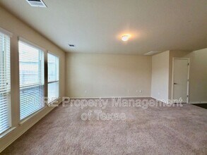 13008 Ship Bell Dr in Manor, TX - Building Photo - Building Photo