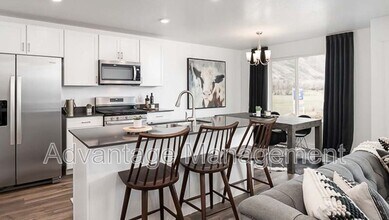 288 N 380 W in Pleasant Grove, UT - Building Photo - Building Photo