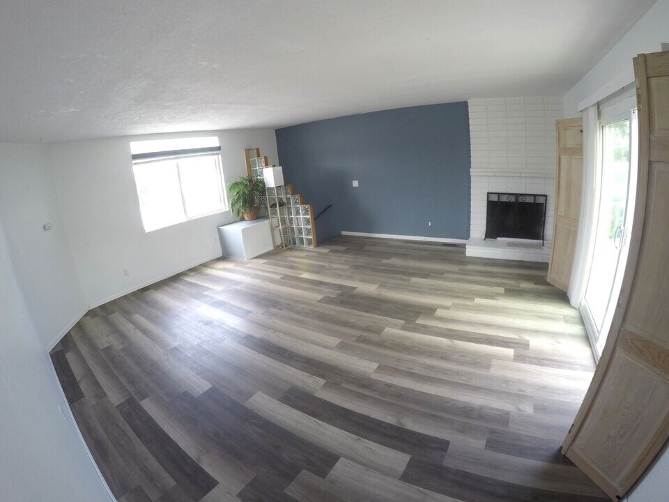 1631 Van Horne Ln in Redondo Beach, CA - Building Photo