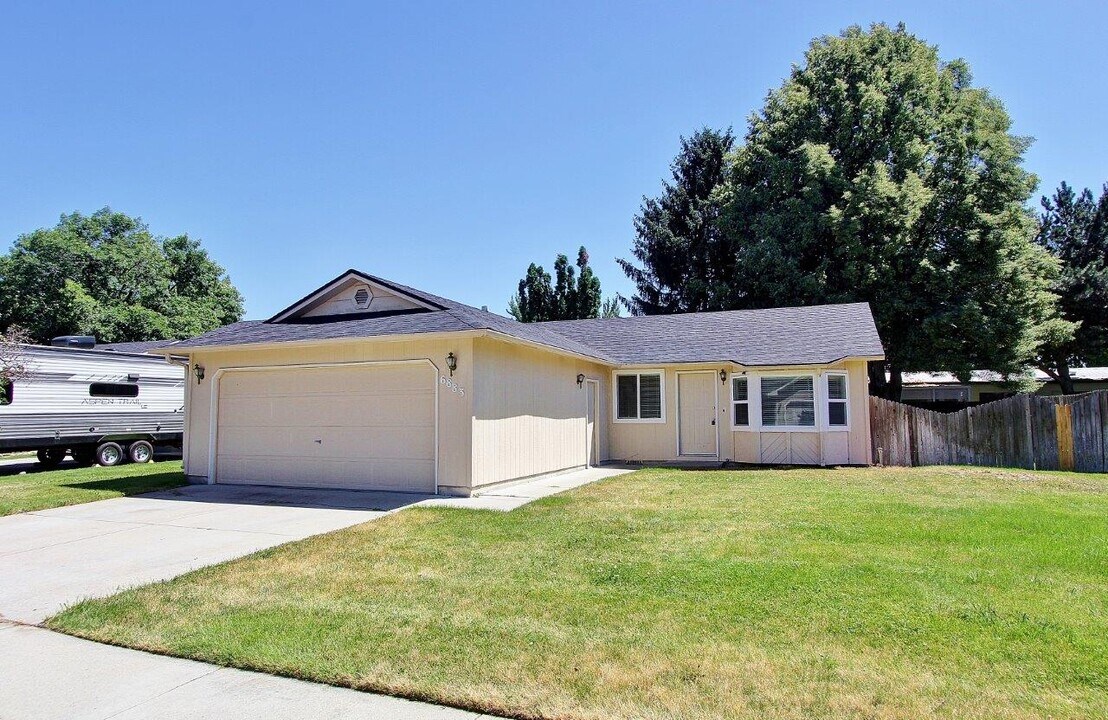 6883 W Parapet Ct in Boise, ID - Building Photo