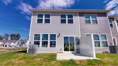 545 Wheatfield Rd in Fletcher, NC - Building Photo - Building Photo