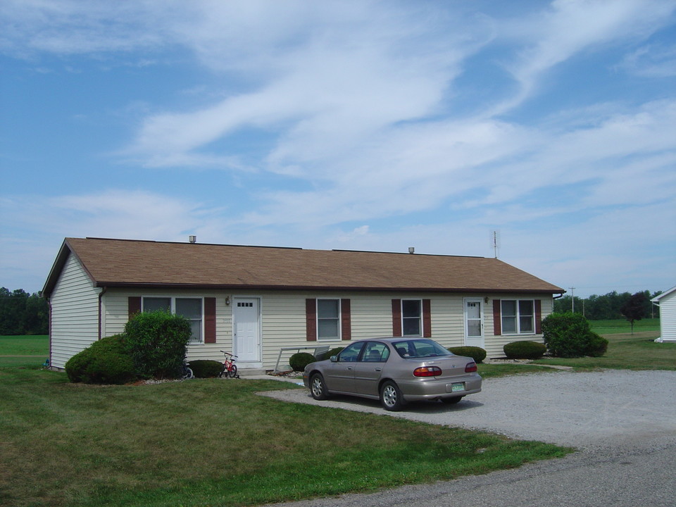 Meadow Ridge Apartments in Warsaw, IN - Building Photo