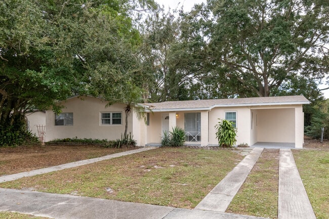 170 SE Serenata Ct in Port St. Lucie, FL - Building Photo - Building Photo