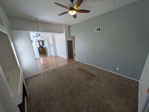 8000 Revolver Ave in Las Vegas, NV - Building Photo - Building Photo