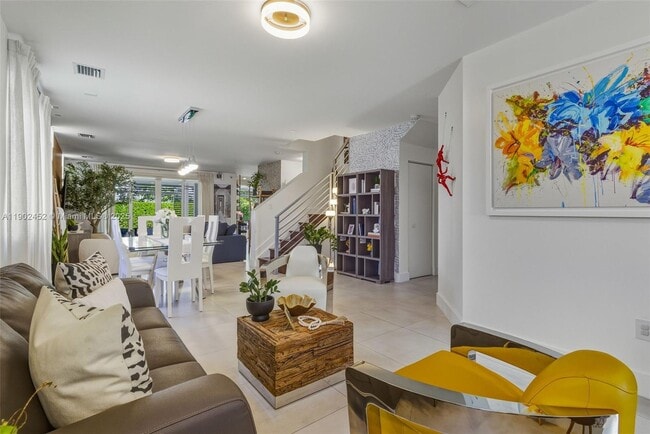 10359 NW 67th Terrace in Doral, FL - Building Photo - Building Photo