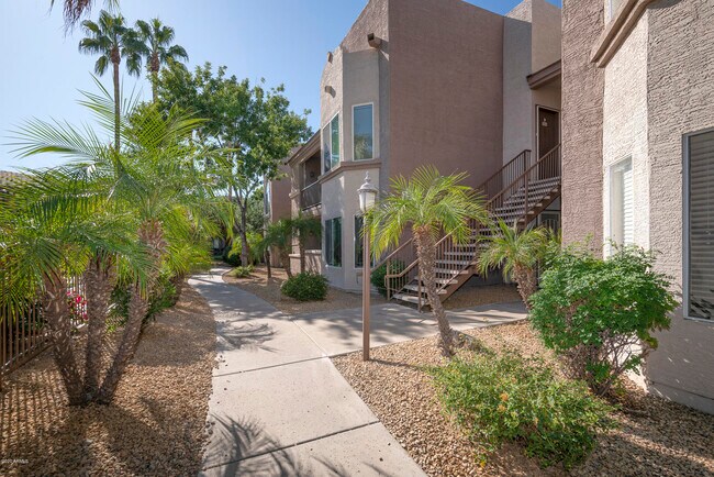17017 N 12th St in Phoenix, AZ - Building Photo - Building Photo