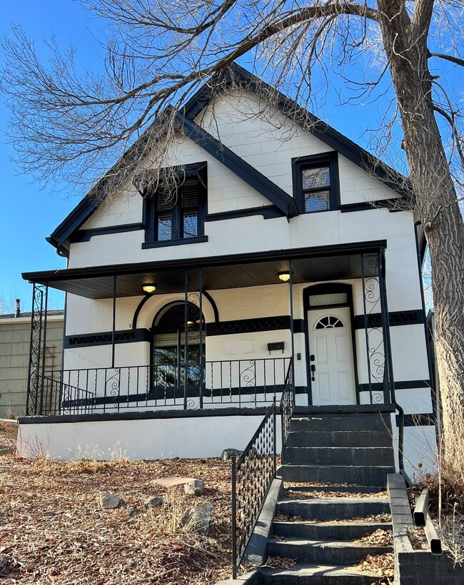 property at 869 Knox Ct
