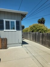 106 Hillside Ave, Unit 106 Hillside Ave. #A in Freedom, CA - Foto de edificio - Building Photo