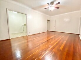 608 S Dunsmuir Ave in Los Angeles, CA - Building Photo