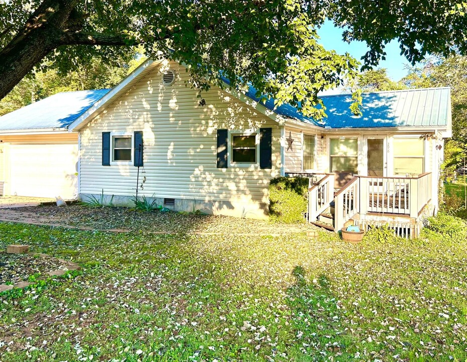 298 Lovin Farm Rd in Vonore, TN - Building Photo